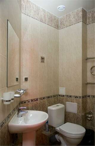 Гостиница Онежский замок Петрозаводск Улучшенный двухместный номер с 1 кроватью-7