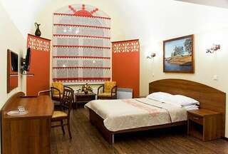 Гостиница Онежский замок Петрозаводск Номер-студия с кроватью размера "king-size" и диван-кроватью-2