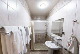 Гостиница Онежский замок Петрозаводск Семейный номер-2