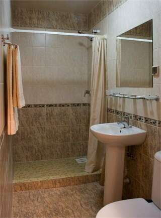 Гостиница Онежский замок Петрозаводск Семейный номер-5