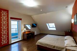 Гостиница Онежский замок Петрозаводск Улучшенный двухместный номер с 1 кроватью-4