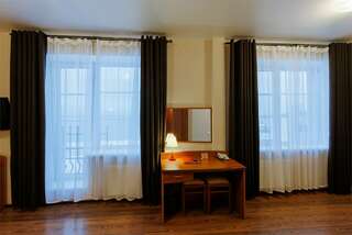 Гостиница Онежский замок Петрозаводск Улучшенный двухместный номер с 1 кроватью-12